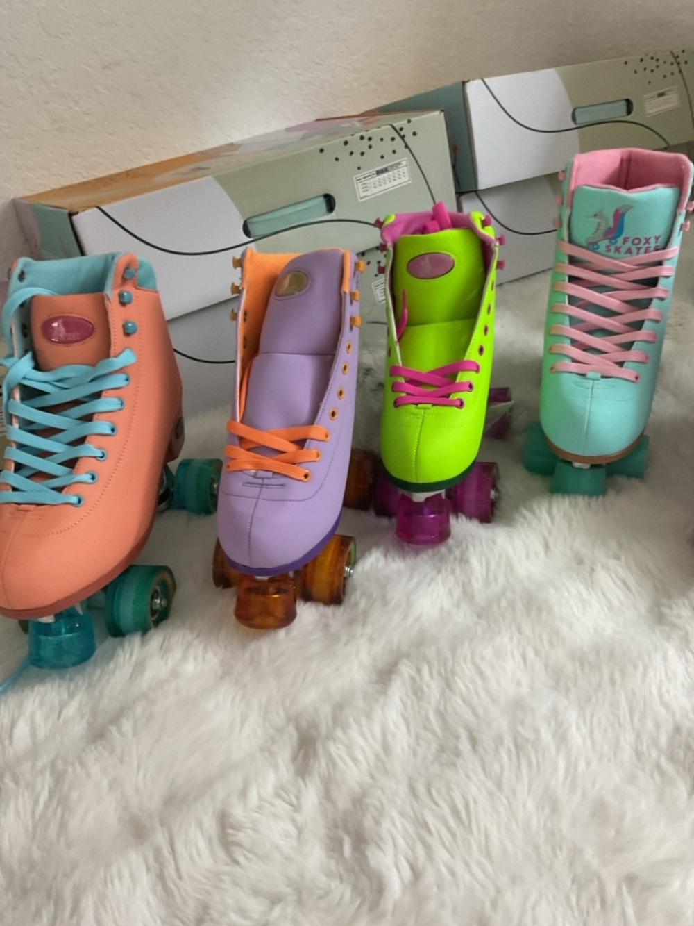 New Foxy Skates - Picture 2 of 16